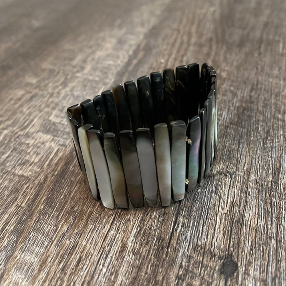 Boutique Shell Bracelet